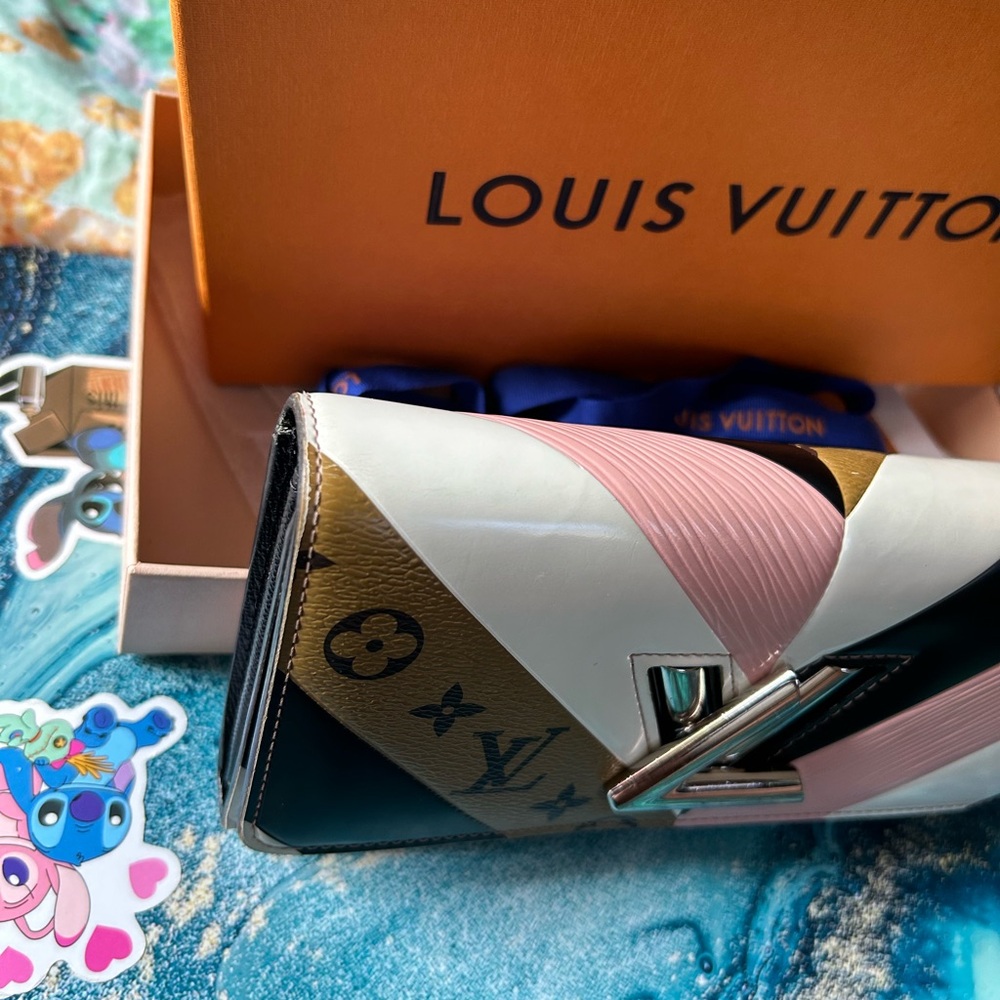 Limited Edition LV Twist Excellent Condition - Picture 9 of 9
